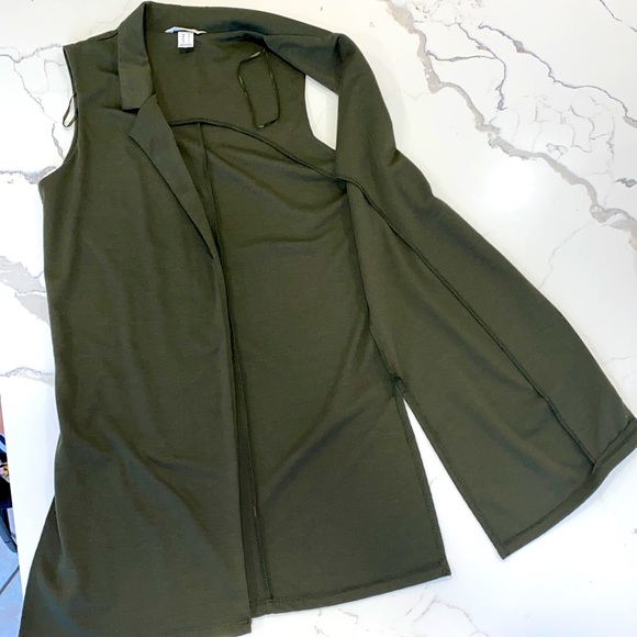 Olive Green Sleeveless Cardigan - Picture 2 of 2
